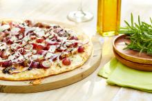 Wewalka - Red Grape, Onion & Gruyere Grilled Pizza