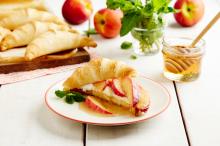 Wewalka - Peach Ricotta Croissants