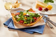 Wewalka - Recipe - Summer Salad Bowl - Classic Pizza Dough